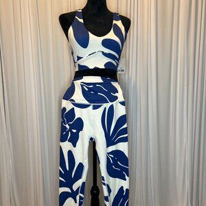 2-piece Women's Bra and Leggings Activewear Set Cobalt Blue Floral